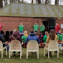 Een gezellige groep toeschouwers